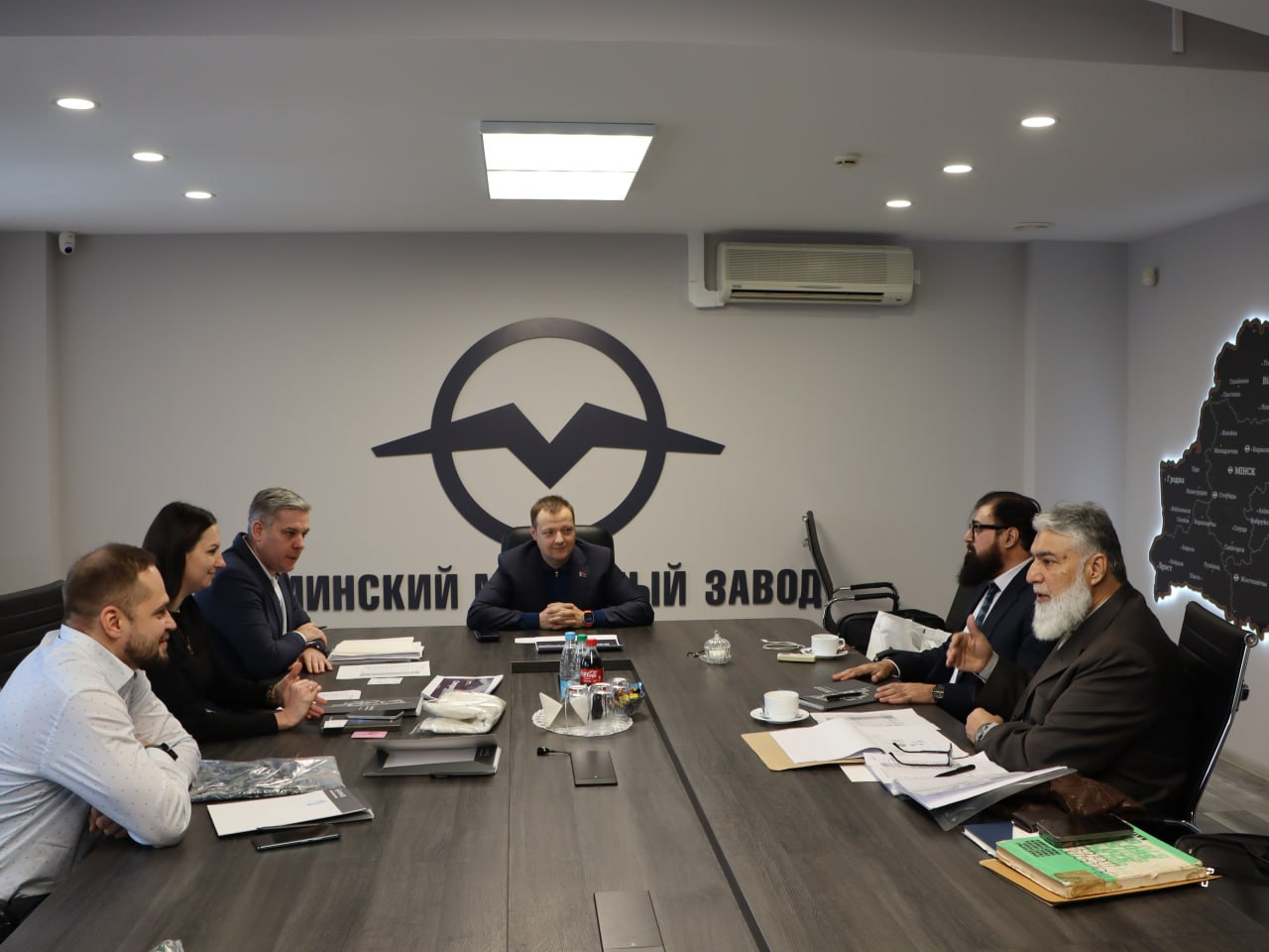 Минский моторный завод посетила делегация из Исламской Республики Пакистан (город Карачи)