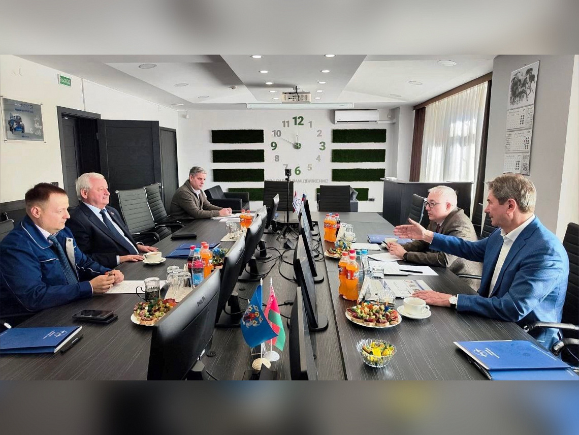 Пётр Пархомчик и Александр Ботвинник провели деловые переговоры Пётр Пархомчик и Александр Ботвинник провели деловые переговоры