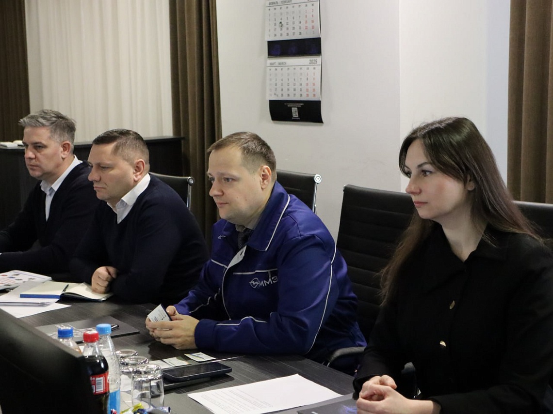 Делегация Министерства промышленности Республики Куба с деловым визитом посетила Минский моторный завод Делегация Министерства промышленности Республики Куба с деловым визитом посетила Минский моторный завод