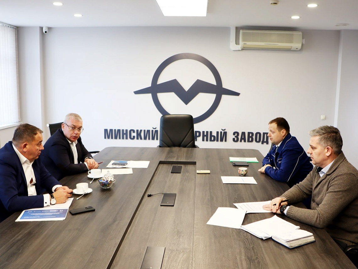 На Минском моторном — представители Ковровского электромеханического завода, партнера нашего предприятия На Минском моторном — представители Ковровского электромеханического завода, партнера нашего предприятия
